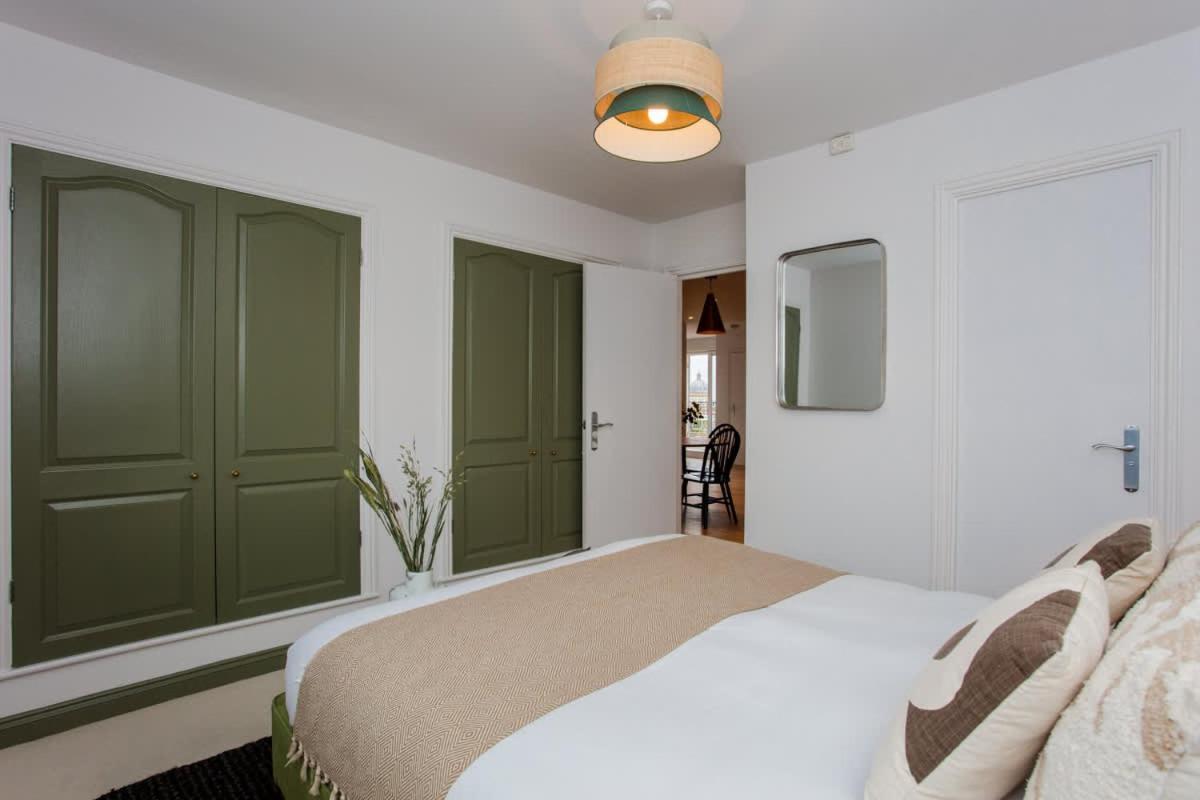 The Sparkford Gardens - Lovely 2bdr With Balcony